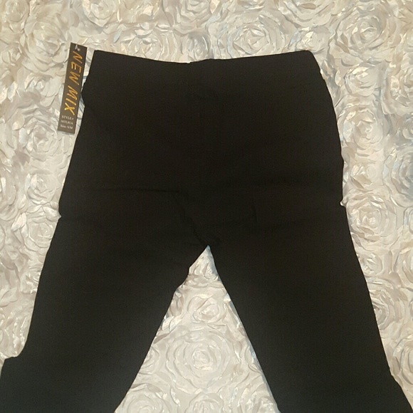 Host pick Black moto jeggings with ankle zipper - Picture 7 of 7